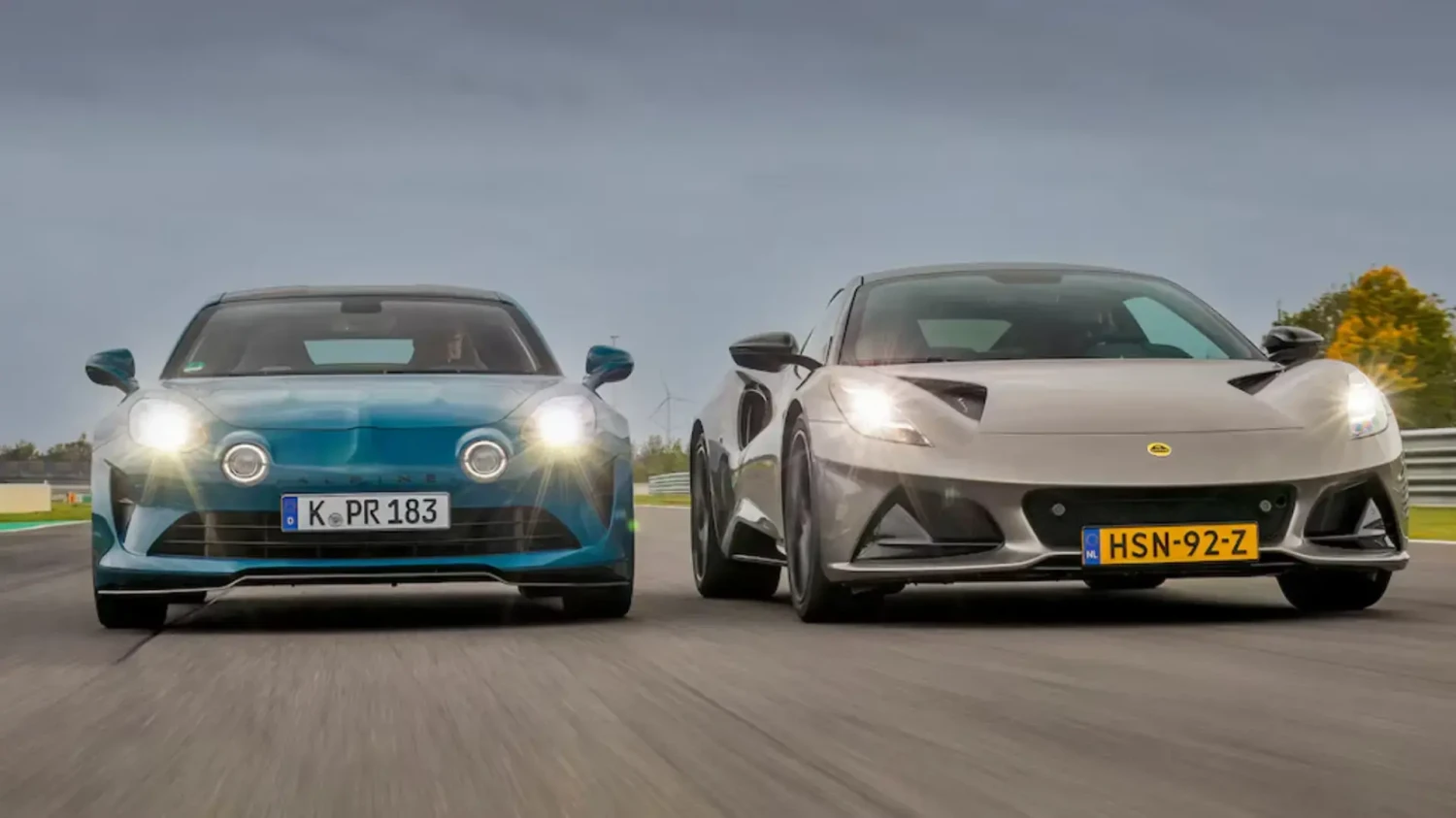 Alpine, Enfrentamos al Alpine A110 GTS vs. Lotus Emira Turbo SE: ¿los últimos deportivos ultraligeros?