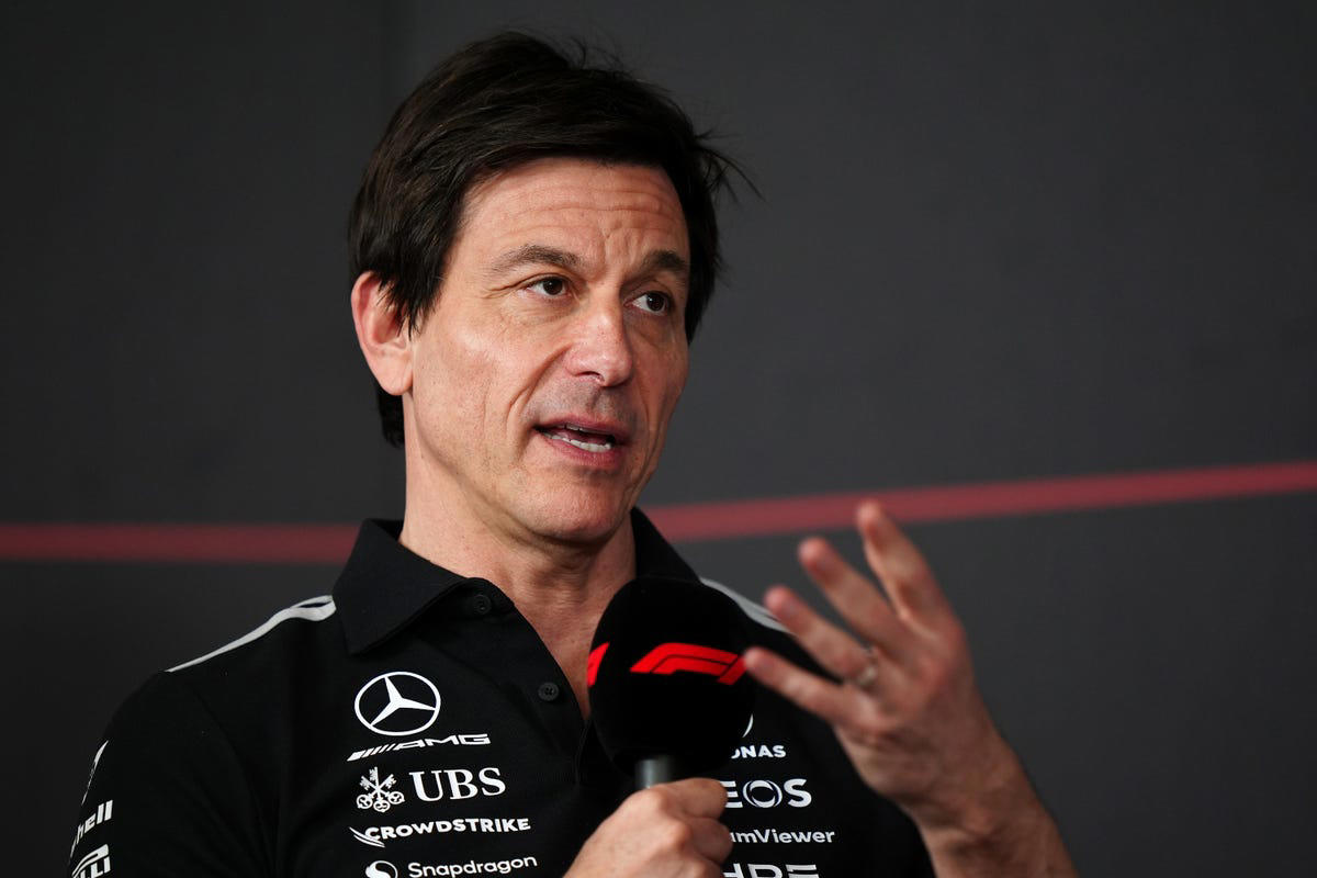 Toto Wolff advierte a George Russell y Andrea Kimi Antonelli sobre una batalla en Mercedes: "Ya"