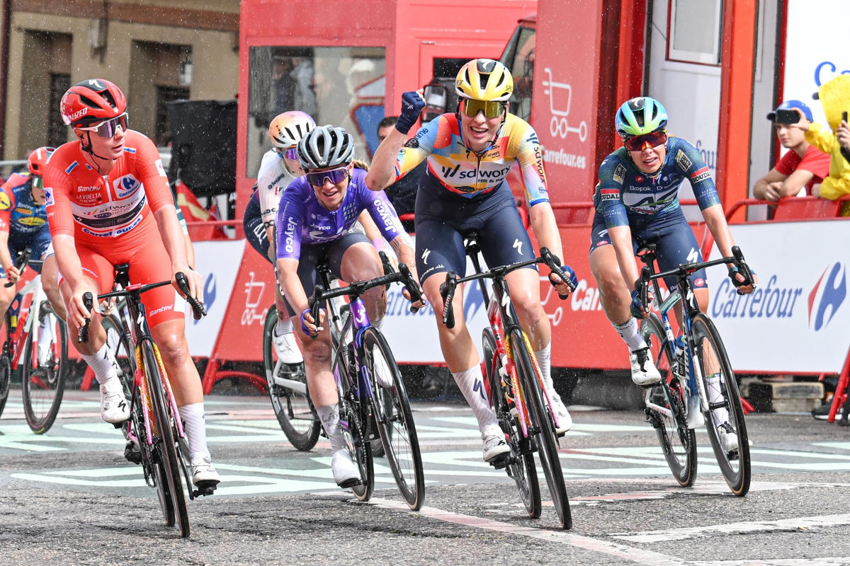 La Vuelta llega a la traca final asturiana con triunfo de Bredewold