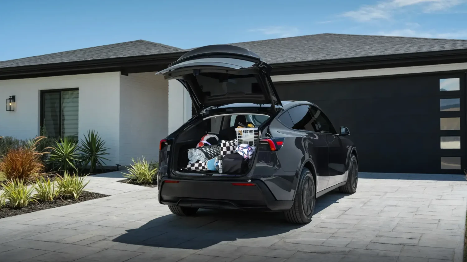 Tesla, Tesla llama a revisión a 218.868 coches por un fallo en la cámara trasera