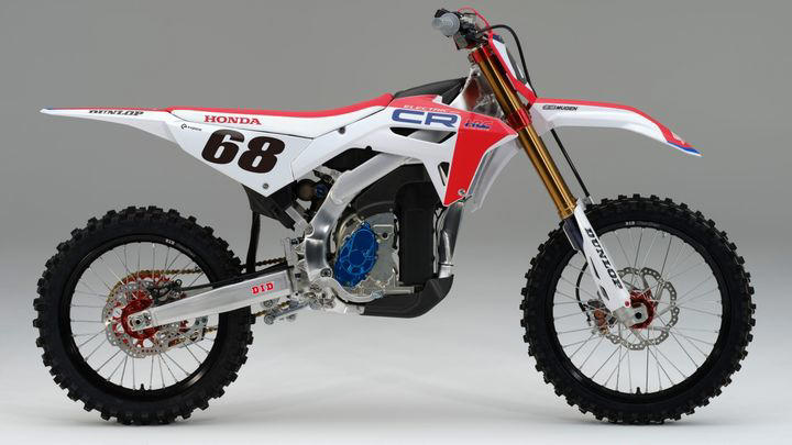 Honda patenta para sus motos eléctricas algo sacado del Dakar y que cambia por completo la manera de pilotarlas