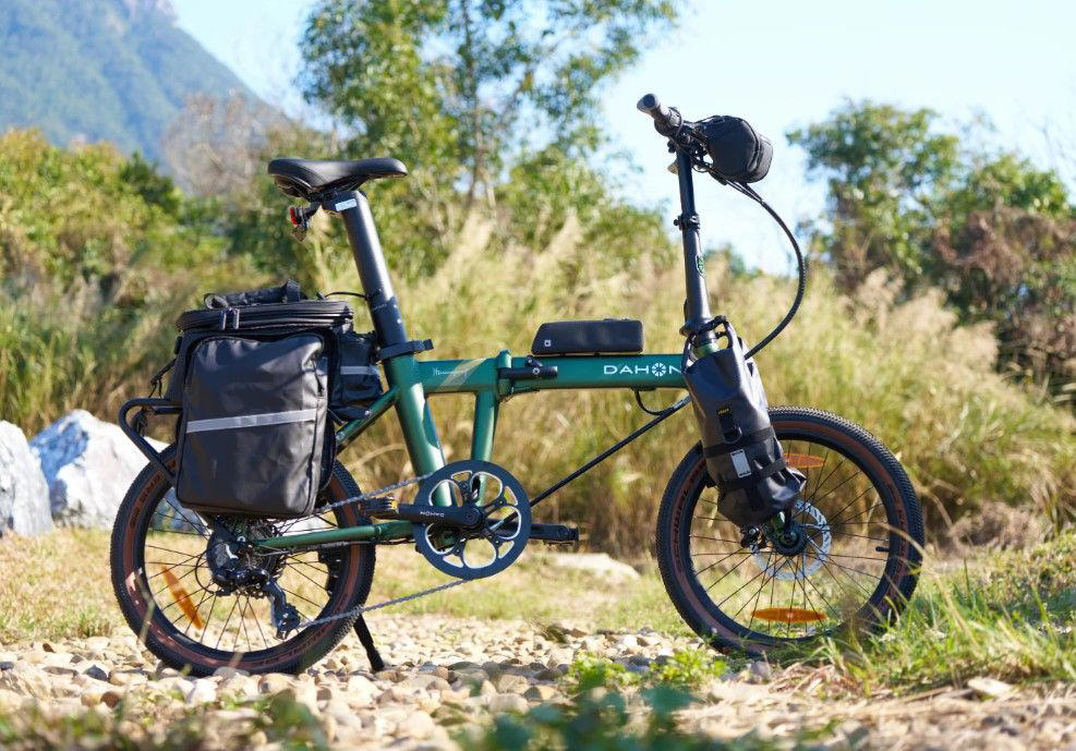 Esta es la primera bici eléctrica plegable preparada también para caminos de tierra