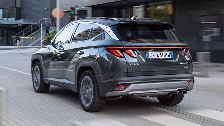 10.300 € de rebaja, hace 70 km sin gastar gasolina y más maletero, Hyundai golpea al MG HS con su mejor SUV
