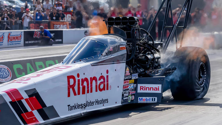 How much horsepower do top fuel dragster engines make?