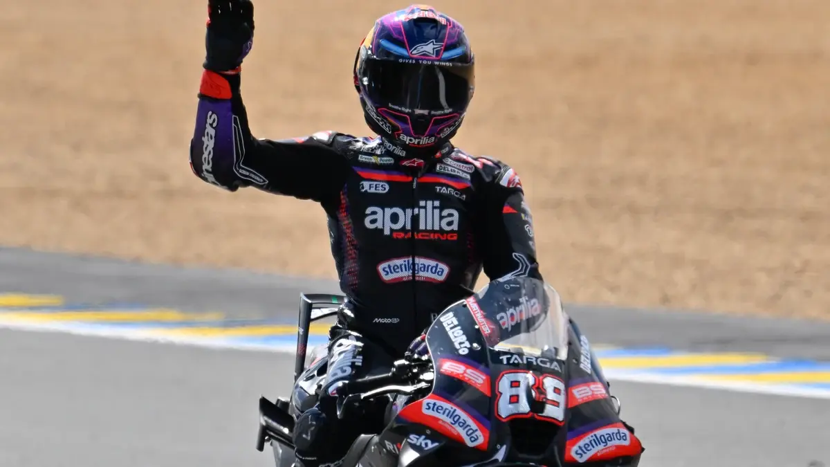 Jorge Martín reina en la Sprint de Le Mans y brutal caída de Marc Márquez