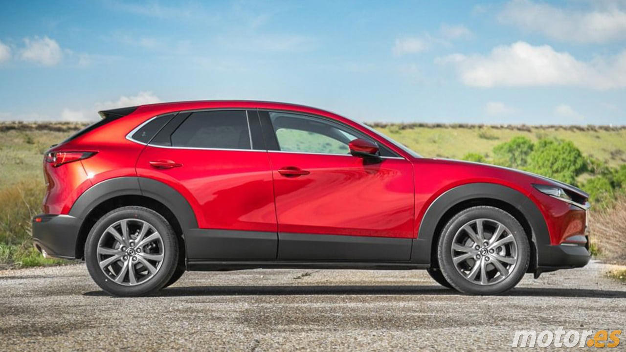 Se desploma el precio del SUV híbrido japonés que pone contra las cuerdas a SEAT y Skoda, 7.000 € menos y etiqueta ECO
