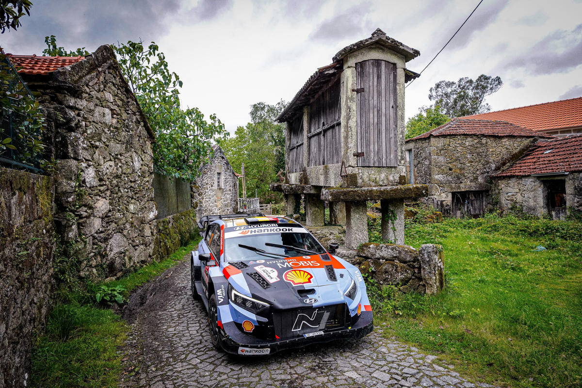 El infortunio de Ogier permite la redención de Neuville