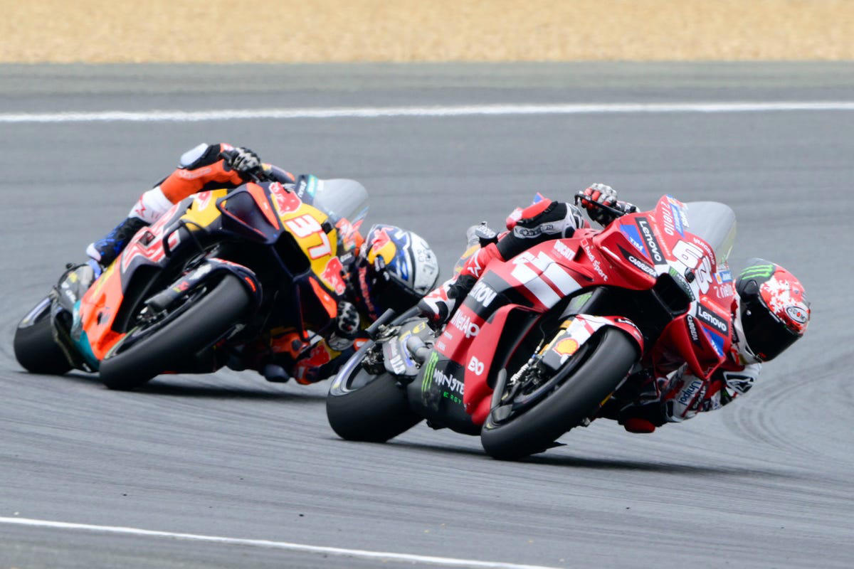Pecco Bagnaia y su emotivo mensaje a Marc Márquez tras la caída de Ducati en Francia: "Es necesario"