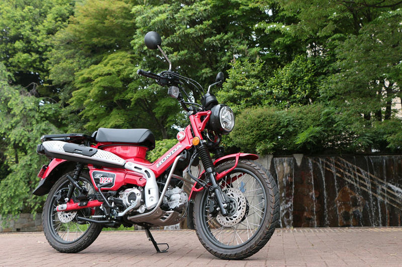 林道ツーリングと相性がいいバイクはどっちだ? ヤマハ「WR125R」対ホンダ「ハンターカブ」悪路に強い“原付二種”を同じルートで乗り比べた印象は