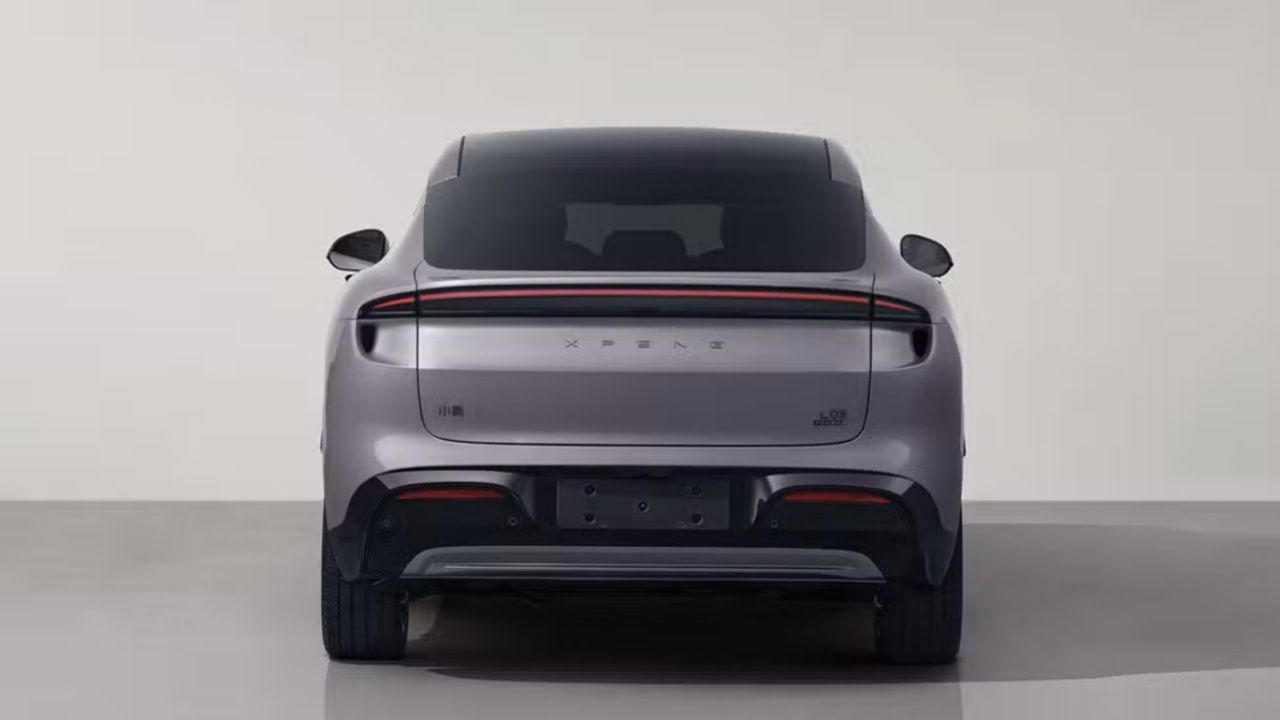 Hasta 650 km de autonomía y menos de 20.000 euros: XPeng quiere romper el mercado con el nuevo Mona L03