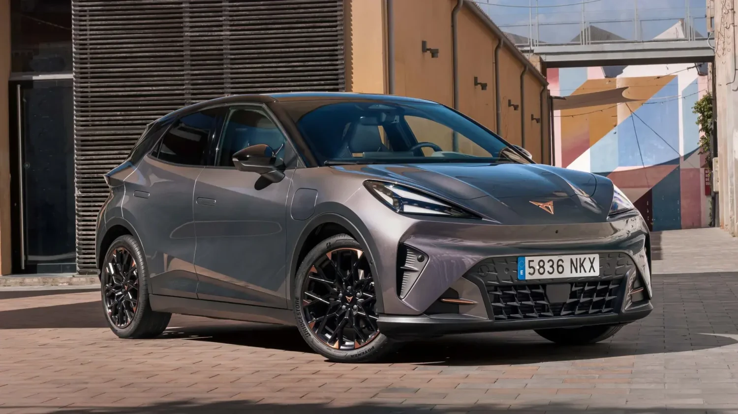 Cupra, El Cupra Raval más barato cuesta 24.500 euros con ayudas. ¿Qué ofrece este coche eléctrico español por ese precio?