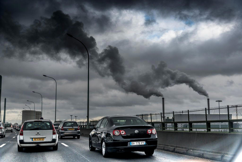 La ONU revela un contaminante mucho más potente que el CO2 de los coches (y muy común)
