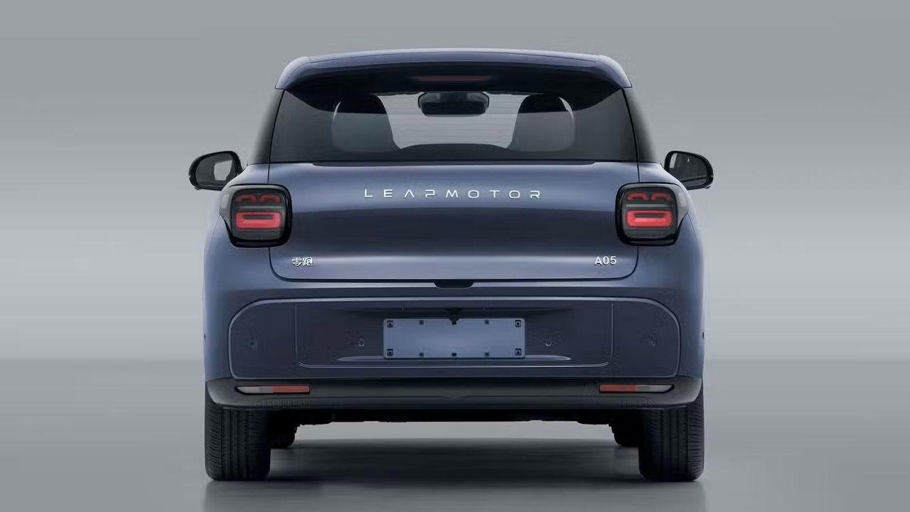 Fabricado en España y precio de derribo: la peor pesadilla del Renault 5 se llama Leapmotor B03