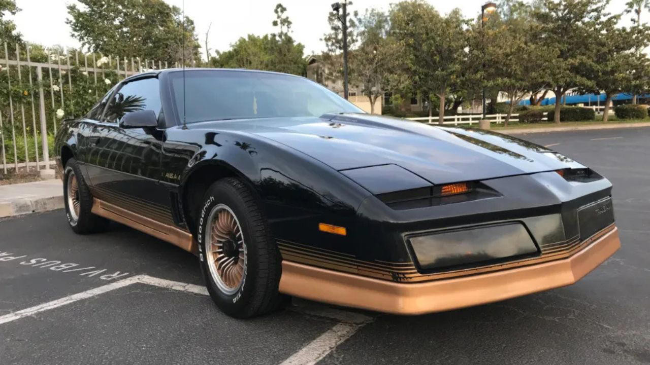 Pontiac, The 1984 Pontiac Trans Am 15th anniversary edition highlighted new tech