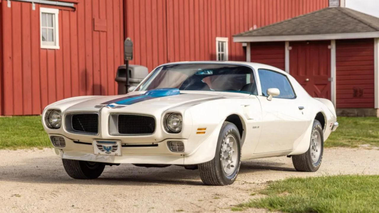 Pontiac, The 1971 Pontiac Trans Am 455 delivered serious torque for its time