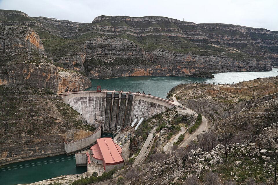 España se pasa el juego con una gigabatería de bombeo reversible: dos embalses que superan cualquier reactor nuclear del país