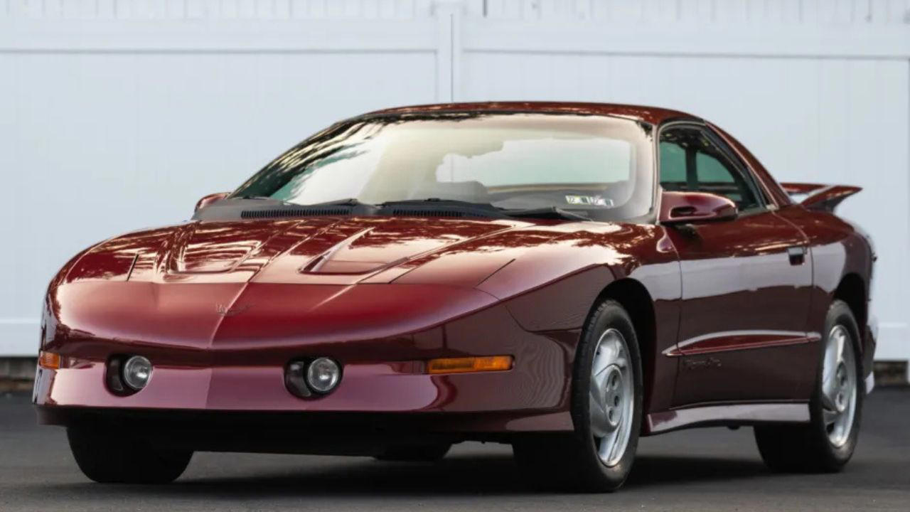 Pontiac, The 1993 Pontiac Firebird Trans Am launched a bold new generation