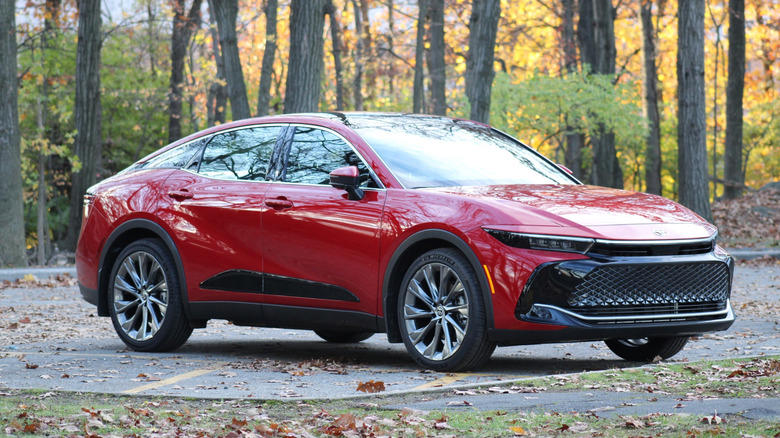 What's the difference between the Toyota Crown and the Crown Signia?