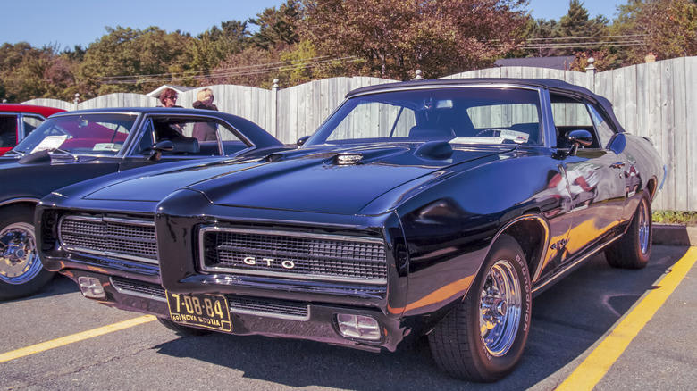 Why Pontiac's identical engine block dimensions changed everything for V8 builders