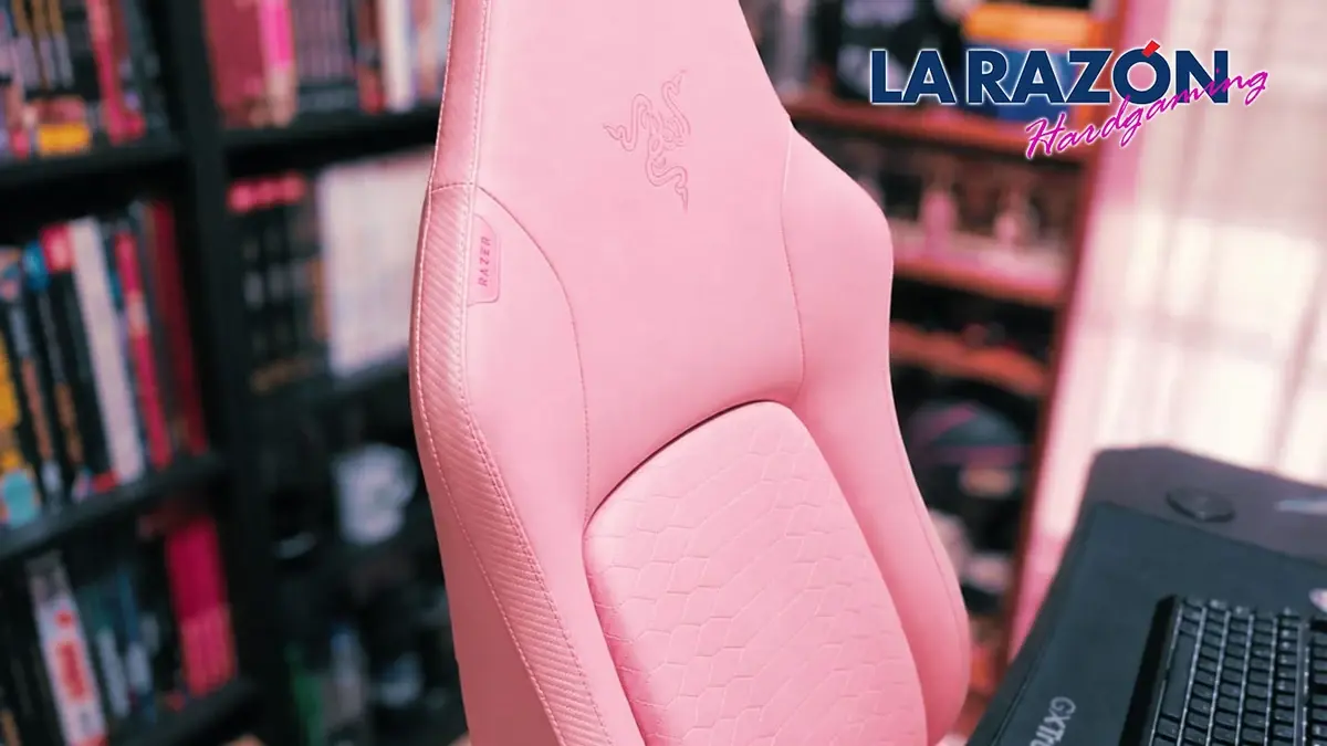 La Razón Hardgaming - Razer Iskur V2 NewGen - una amplia y robusta silla premium diseñada para cuidar tu espalda