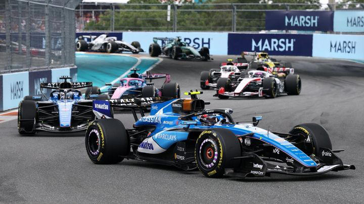 Williams resucita y Sainz lo aprovecha: "Este es el coche que debíamos tener en la carrera 1"
