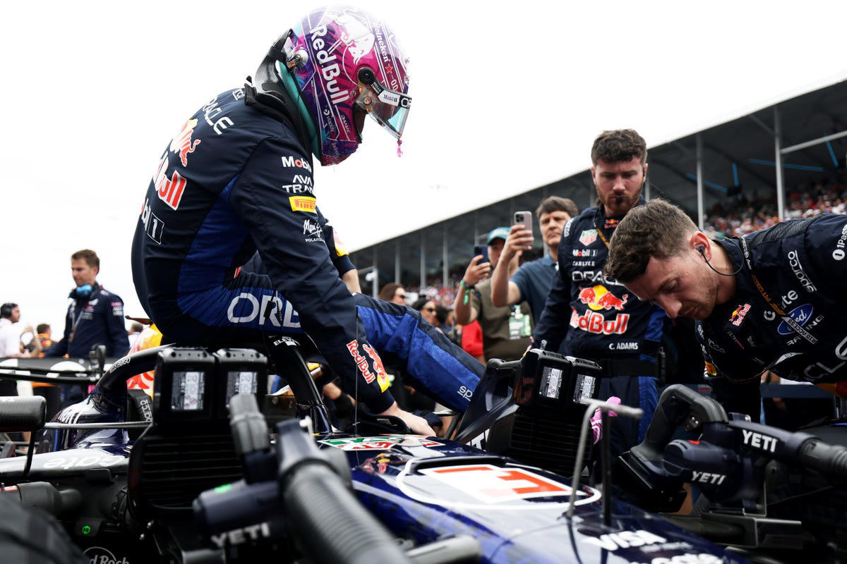 Max Verstappen hincha el 'suflé' de Red Bull tras su accidente en el GP de Miami: "Podría caer..."