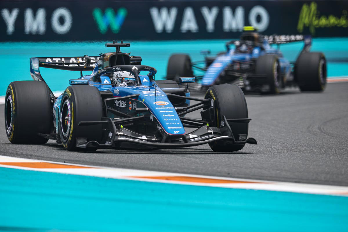Carlos Sainz, insatisfecho tras su salto con Williams F1 y Alex Albon en el GP de Miami: "Alpine"