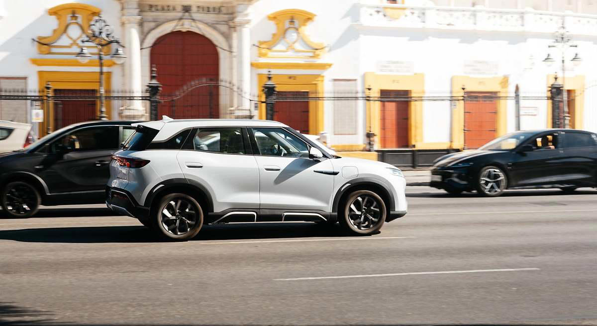 Citroën, La guerra en Irán amenaza la recuperación pre-pandemia del mercado de coches, que crece hasta abril un 7,8% hasta 407.000 unidades