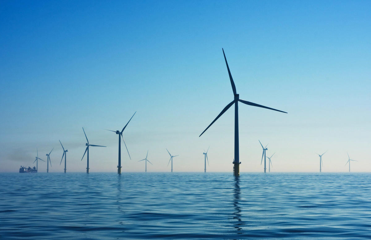 China rompe la baraja e instala la turbina eólica flotante más grande del mundo: energía para 4.200 hogares al año
