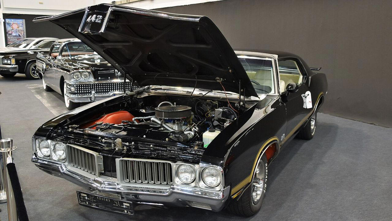 Oldsmobile, The hidden story behind the Oldsmobile 442 W-30 engine package