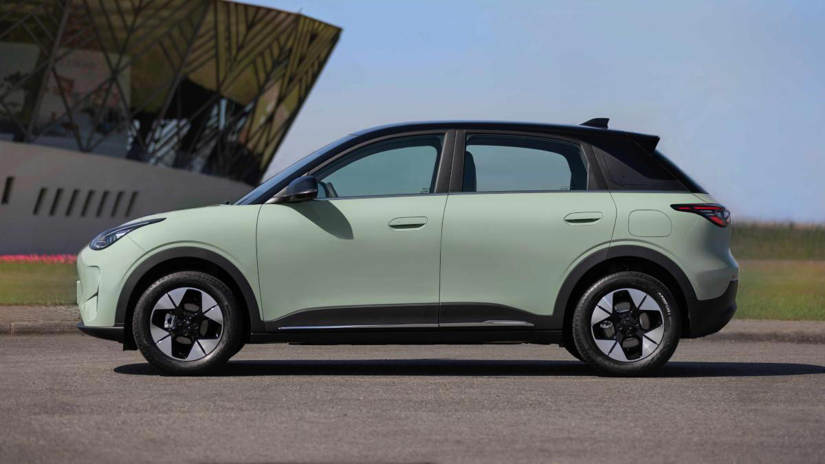 Este es el E2, el coche que Geely fabricará en España en la planta de Ford en Almussafes