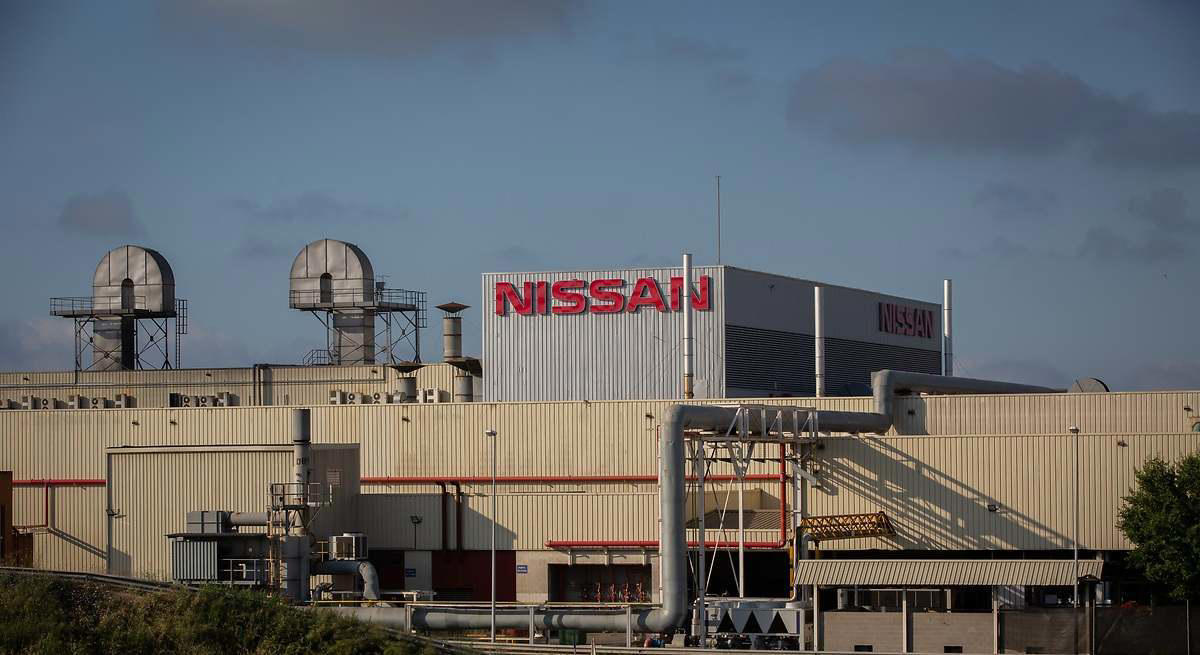 Nissan eleva a 900 sus despidos en Europa: golpeará el centro de El Prat y reducirá un 20% el personal de los centros técnicos