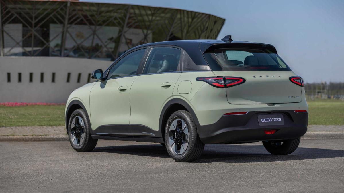 Este es el E2, el coche que Geely fabricará en España en la planta de Ford en Almussafes