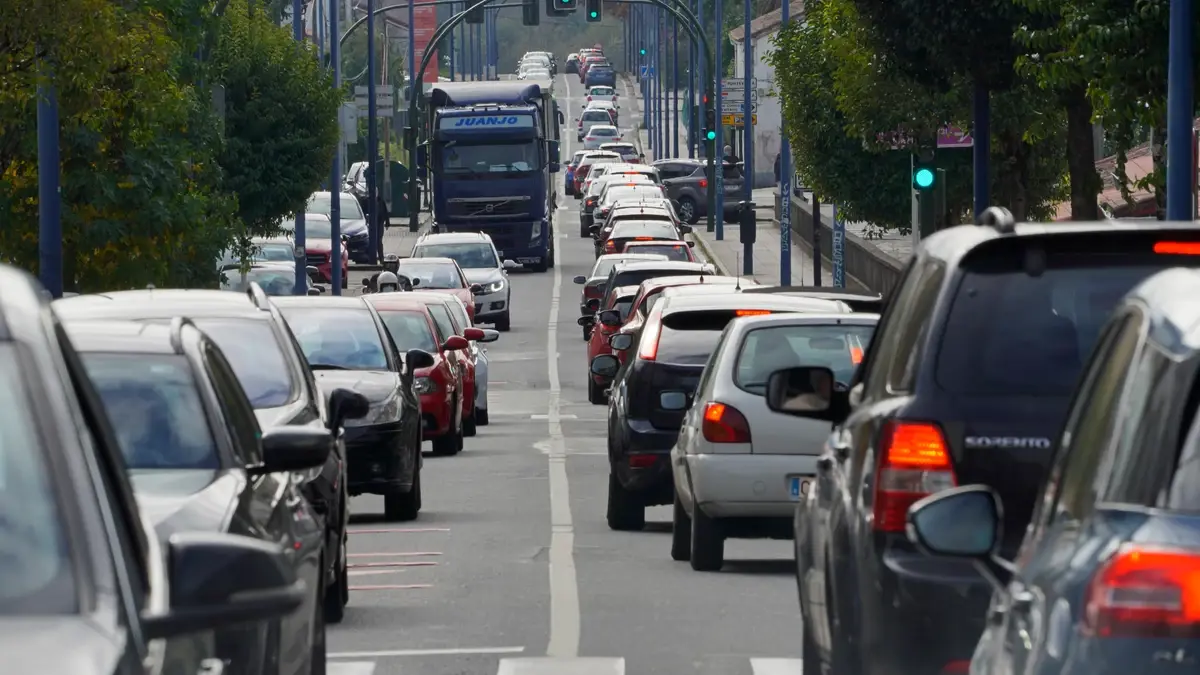 Cuidado con esta maniobra que hacen todos los conductores: la DGT multa con 200 euros y cuatro puntos del carnet