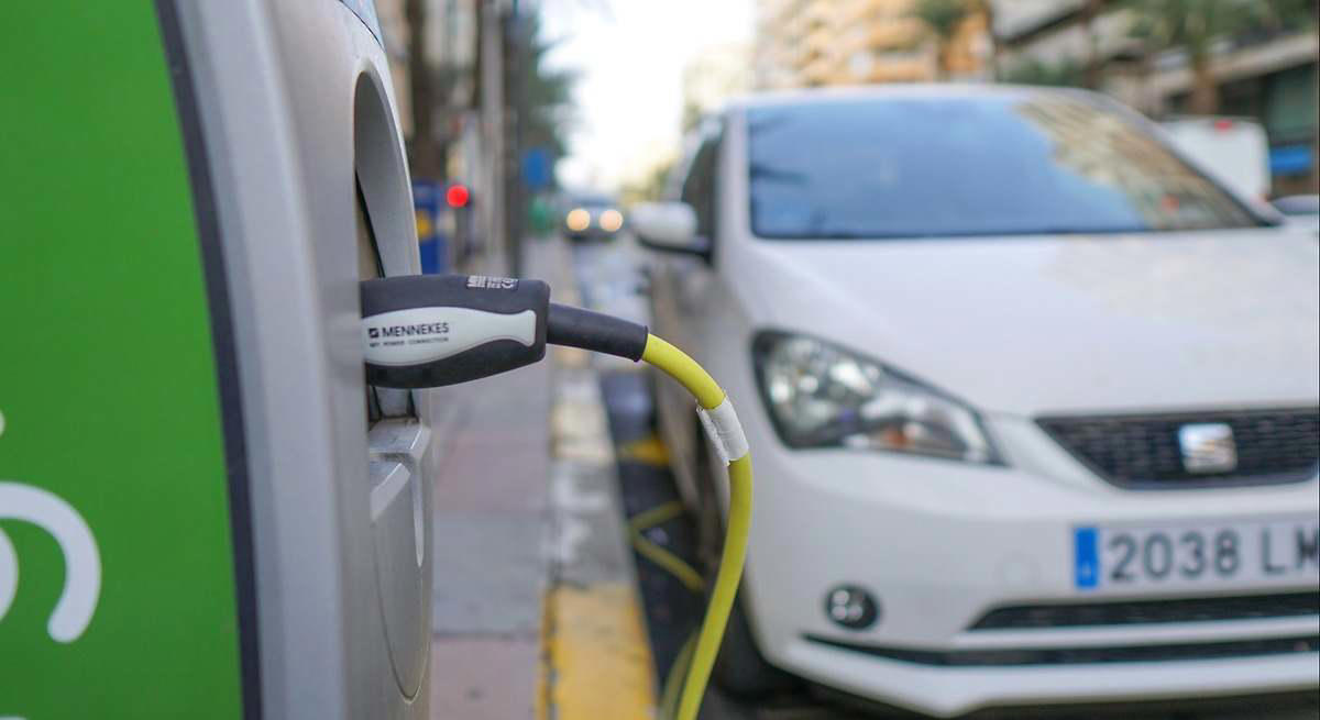 La red pública de recarga en España alcanza los 54.794 puntos operativos y acelera el despliegue de carga ultrarrápida