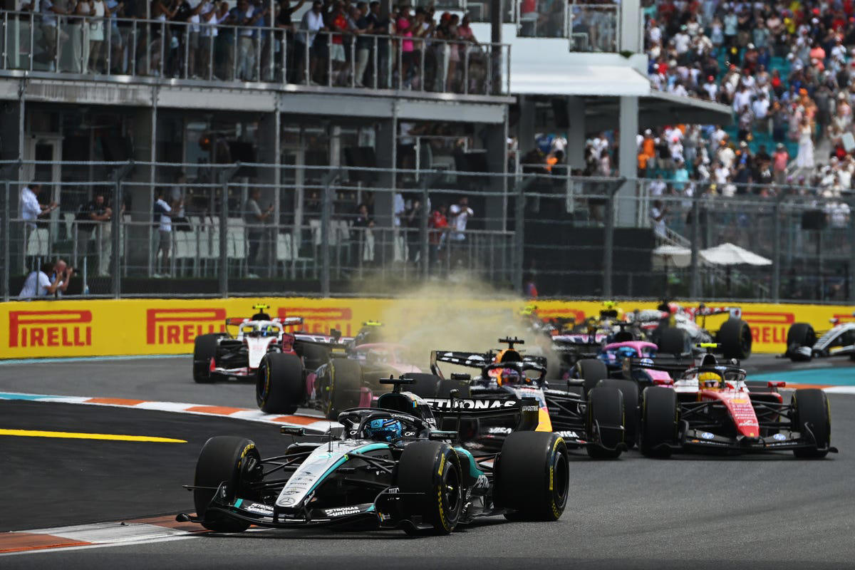 Laurent Mekies pone el foco de Max Verstappen e Isack Hadjar en Mercedes y McLaren: "Hay un avance"