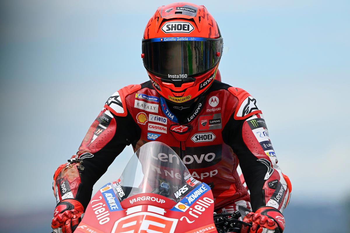 Marc Márquez, roto al hablar sobre Ducati y sus problemas para ganar a Aprilia: "No puedo pilotar"