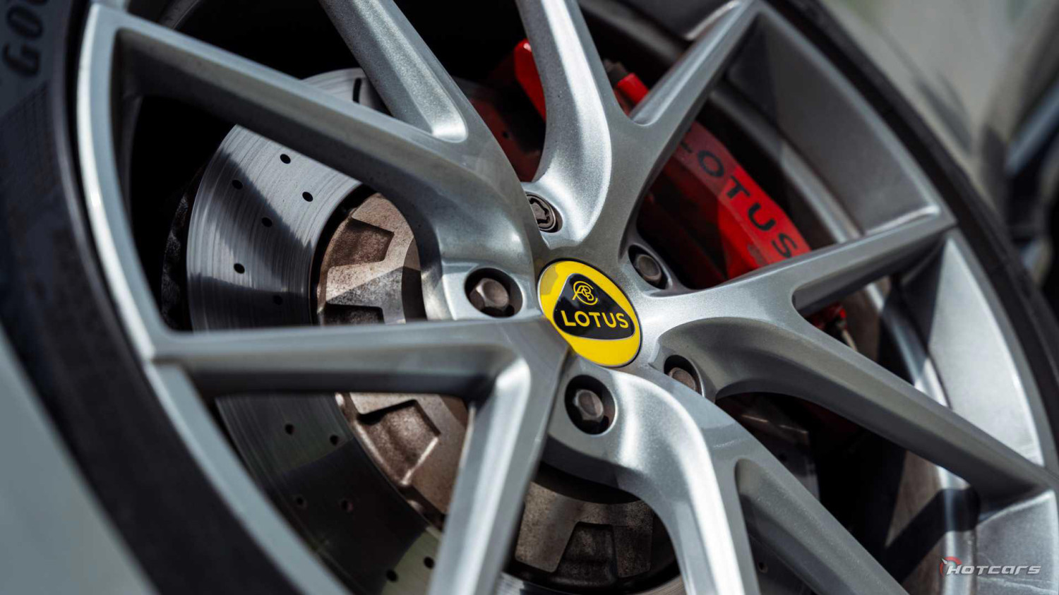 Lotus abandons EV plan, confirms new 1,000-HP V8 hybrid supercar