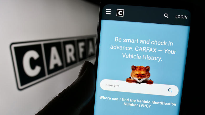 What does 'minor damage' mean on Carfax?