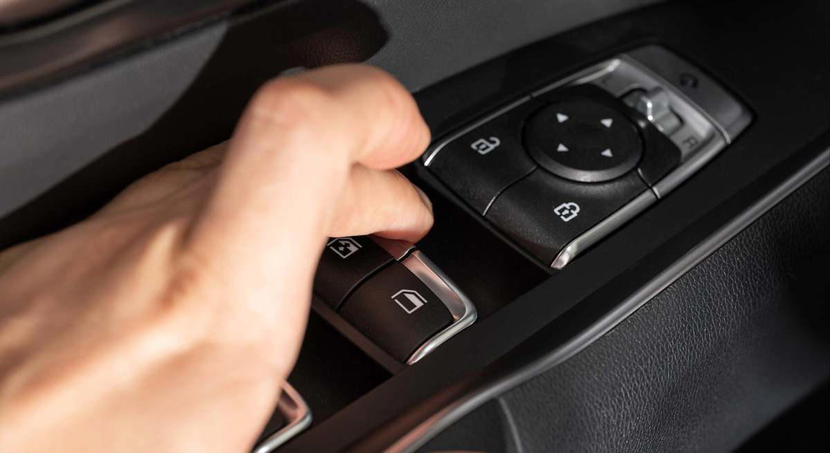 Citroën, Los expertos en motor están seguros: subir al máximo las ventanas en autopista sirve para gastar menos combustible