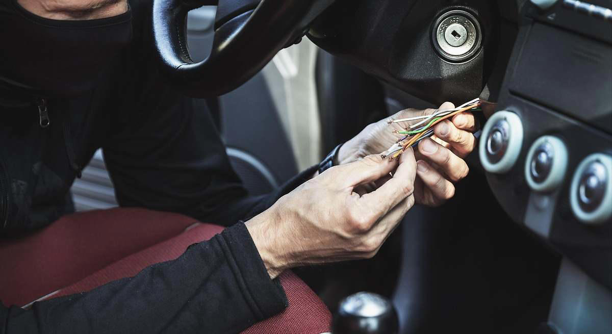 Por qué ya es imposible robar un coche moderno haciendo un puente y cuál es la nueva técnica de los ladrones