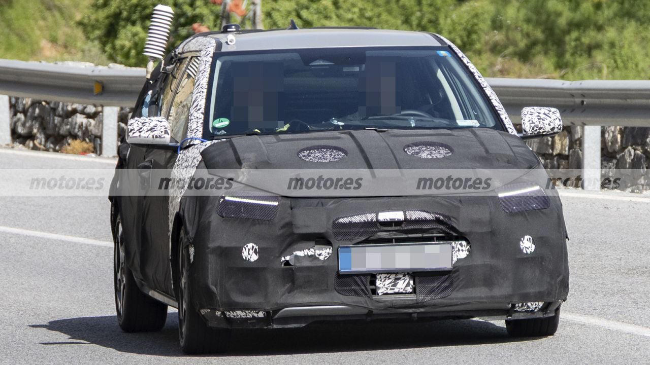 Hyundai acelera el nuevo i20 2027, más tecnología, nuevo diseño y gasolina para resistir la ofensiva china