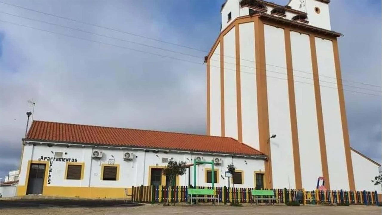 Citroën, Extremadura convierte silos abandonados en baterías de arena: la energía que sobra también cuenta para el coche eléctrico