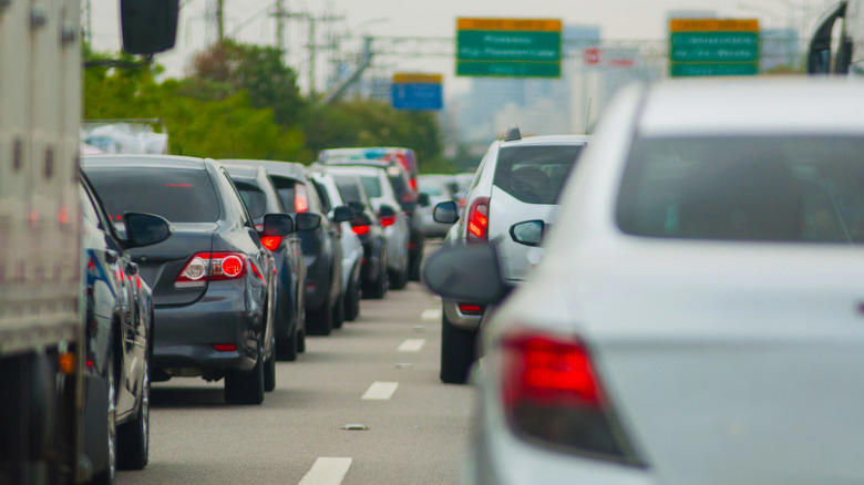 Is it harder to drive a manual car in traffic than an automatic?