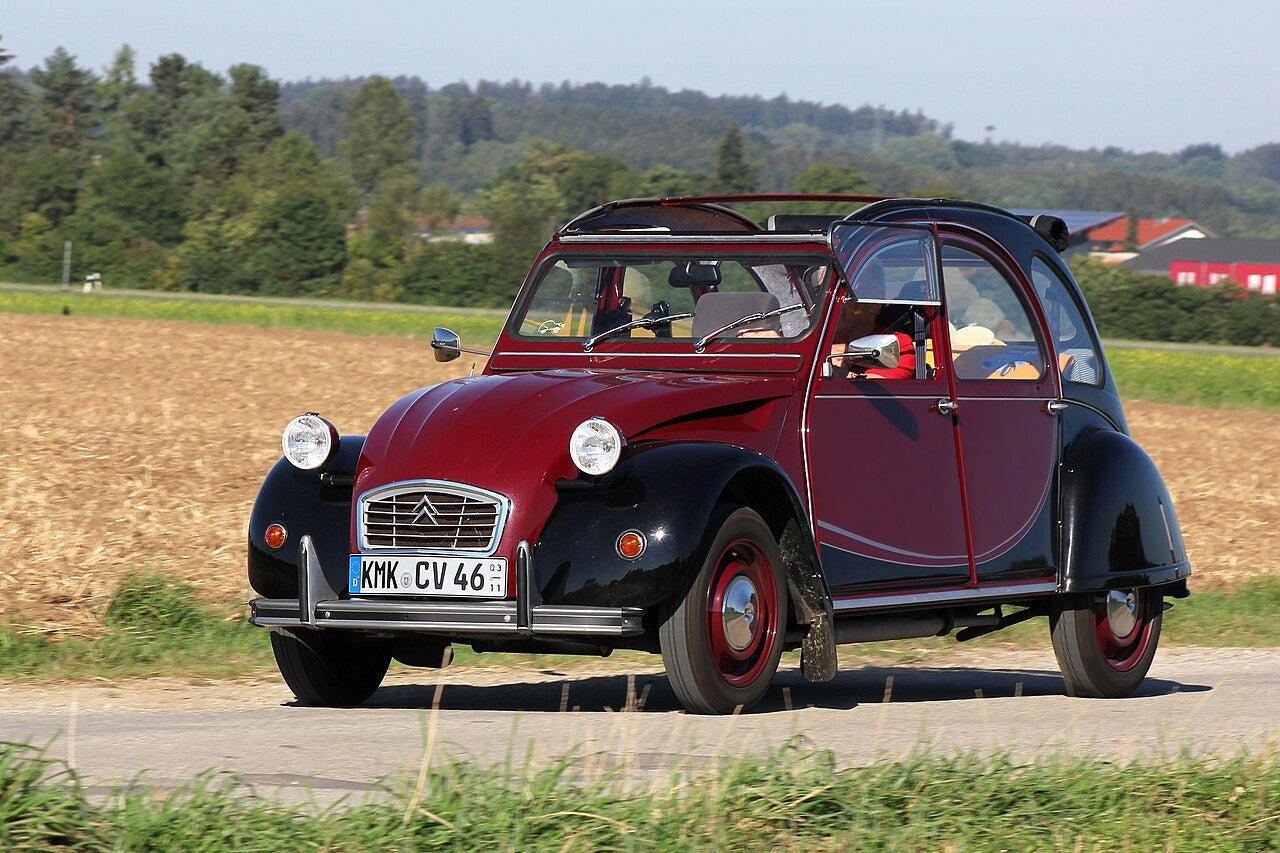 El coche del pueblo se enchufa: Citroën resucita el legendario 2 CV en formato 100% eléctrico