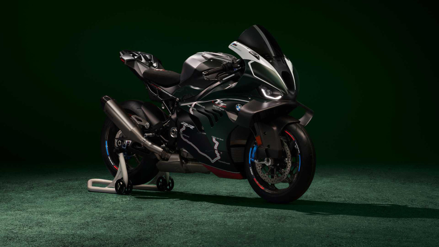 BMW drops 115-unit M 1000 RR Isle of Man TT limited edition