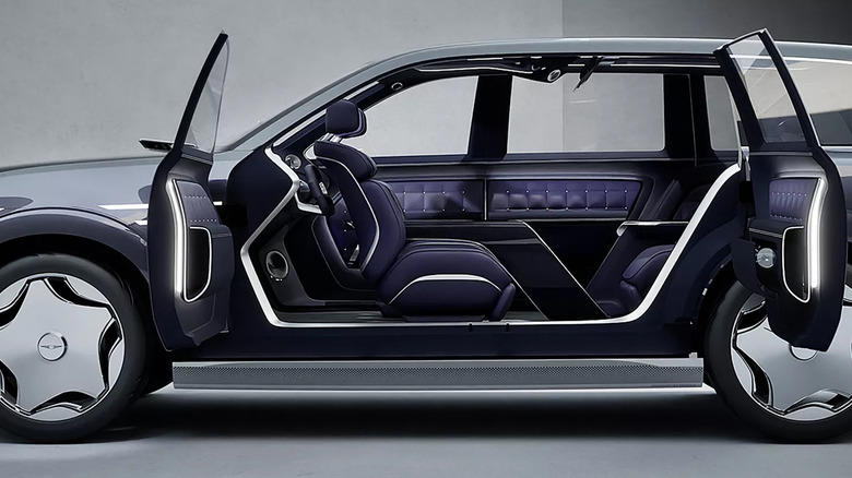 4 new cars that come with swivel seats
