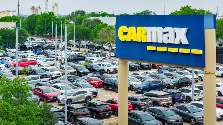 Yes, CarMax will honor its online offer for your car in person - but there's a catch