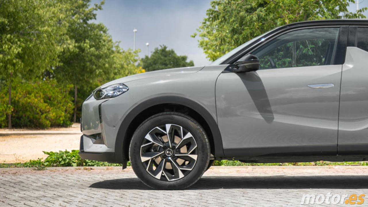 145 CV, ECO y 3.800 € menos, este SUV francés que solo gasta 5 litros compite con el Lexus LBX en lujo, precio y eficiencia