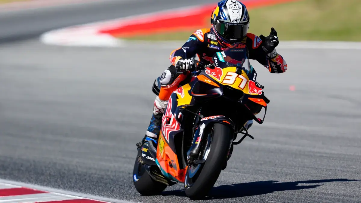 «Pole» para Pedro Acosta y fallan las Aprilia en Montmeló